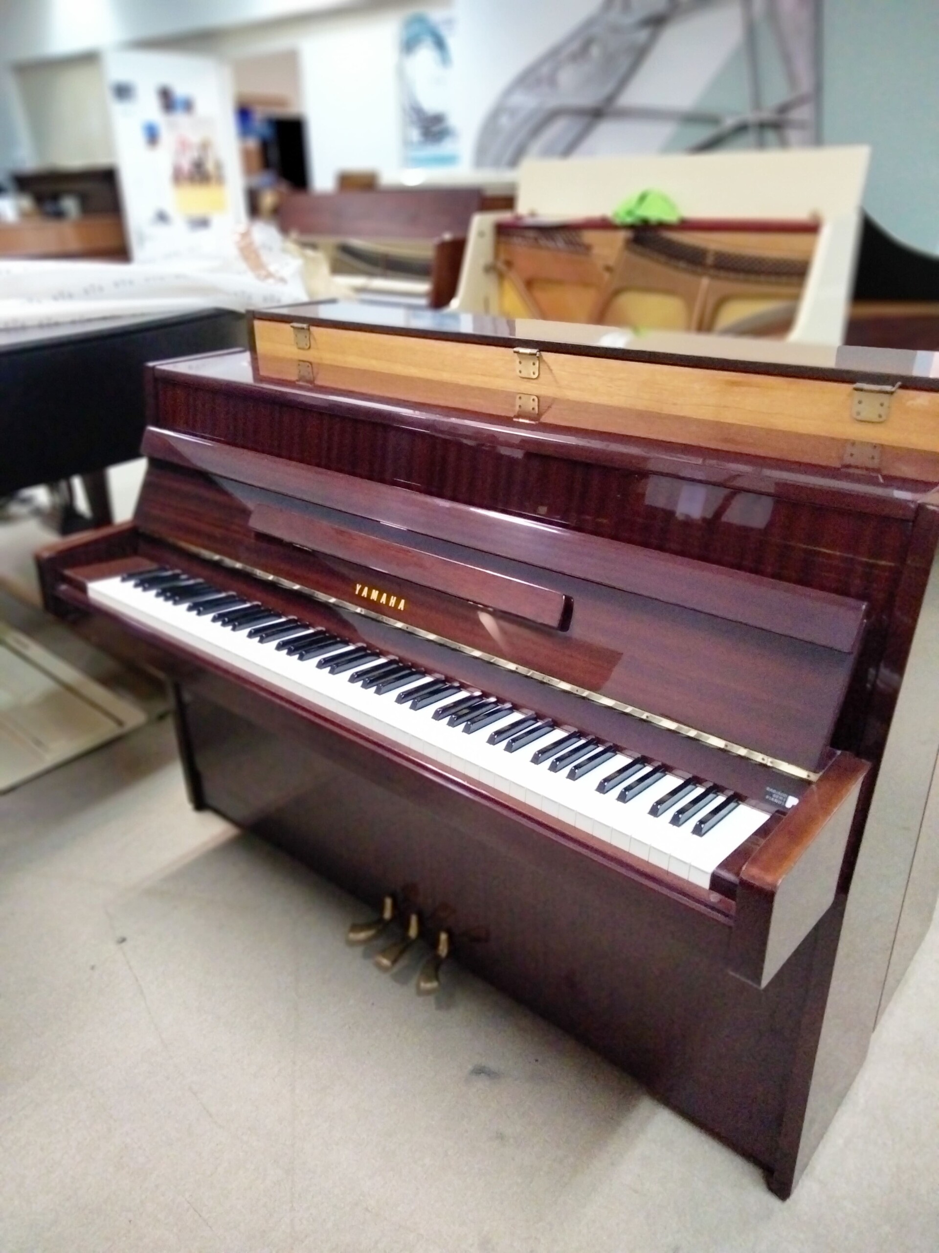 YAMAHA M100 - ETUDE ACAJOU N°1190657 - OCCASION