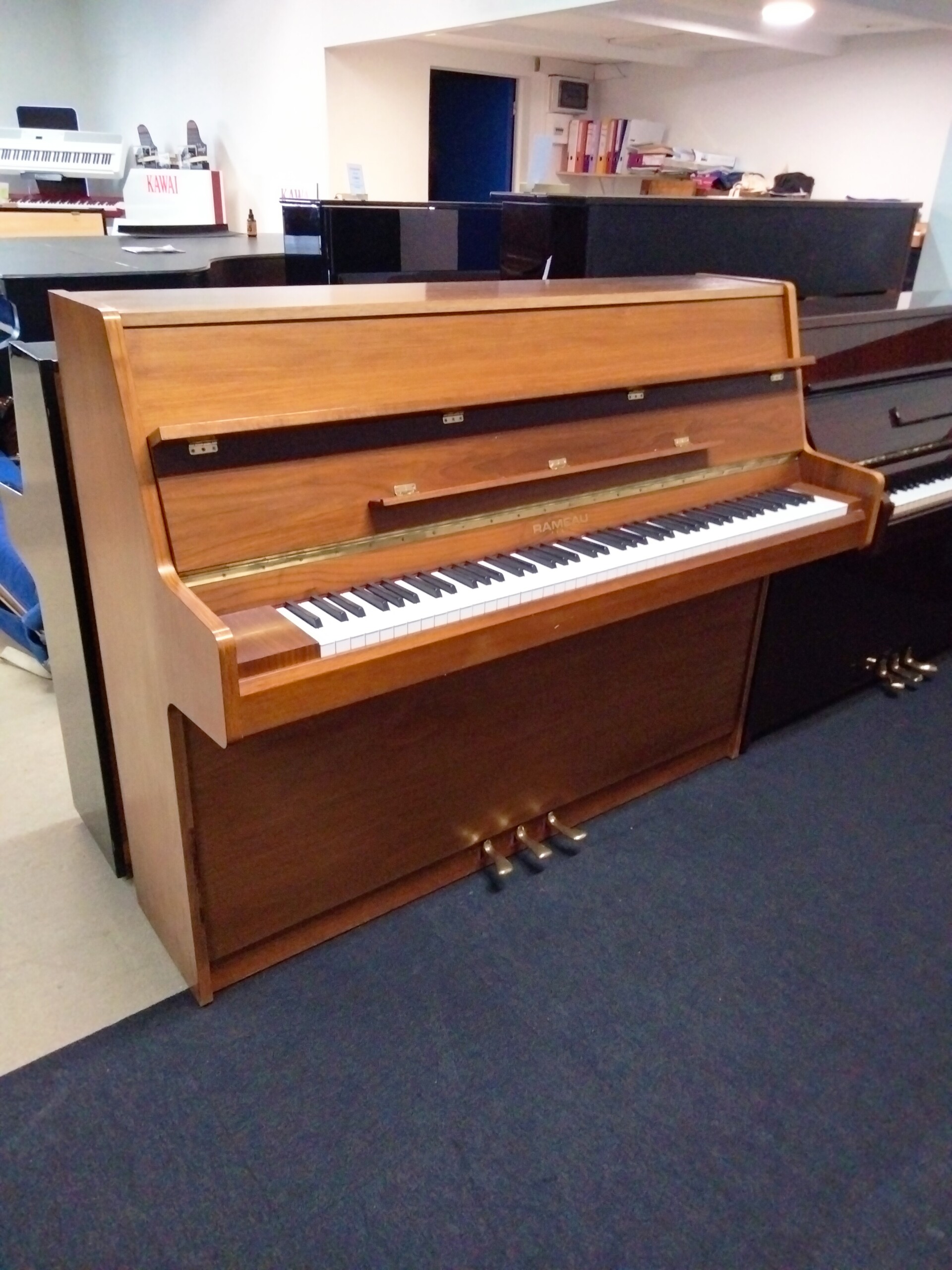 PIANO DROIT RAMEAU 114 cm - n°55353 - 1994 - Location 70 €/mois.