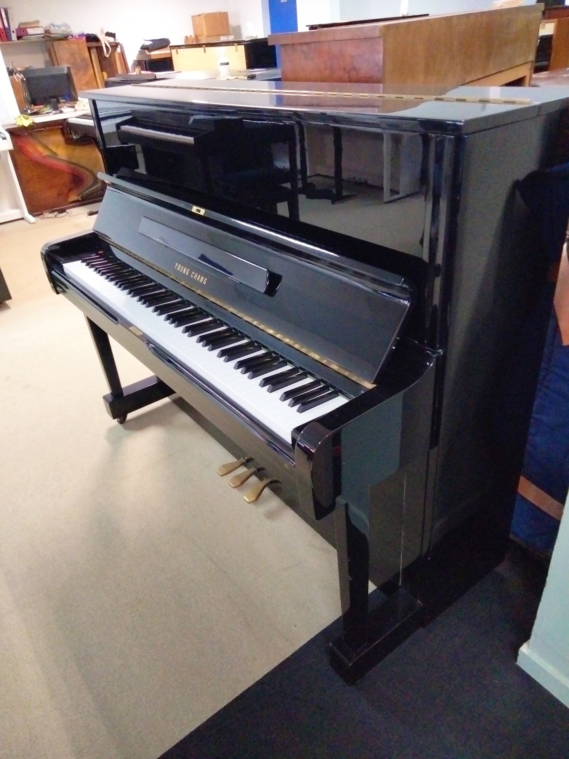 PIANO DROIT YOUNG CHANG U121 - NOIR - Location 60 €/mois – Image 3
